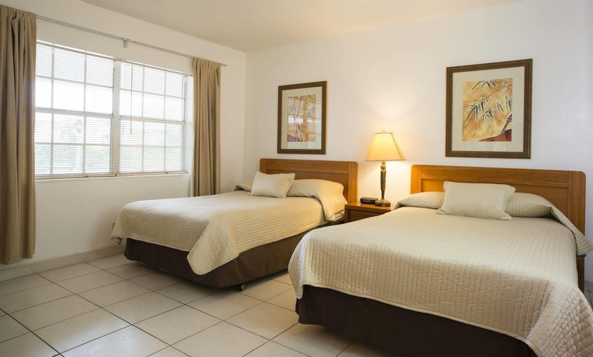 Carriage House Resort Deerfield Beach Esterno foto